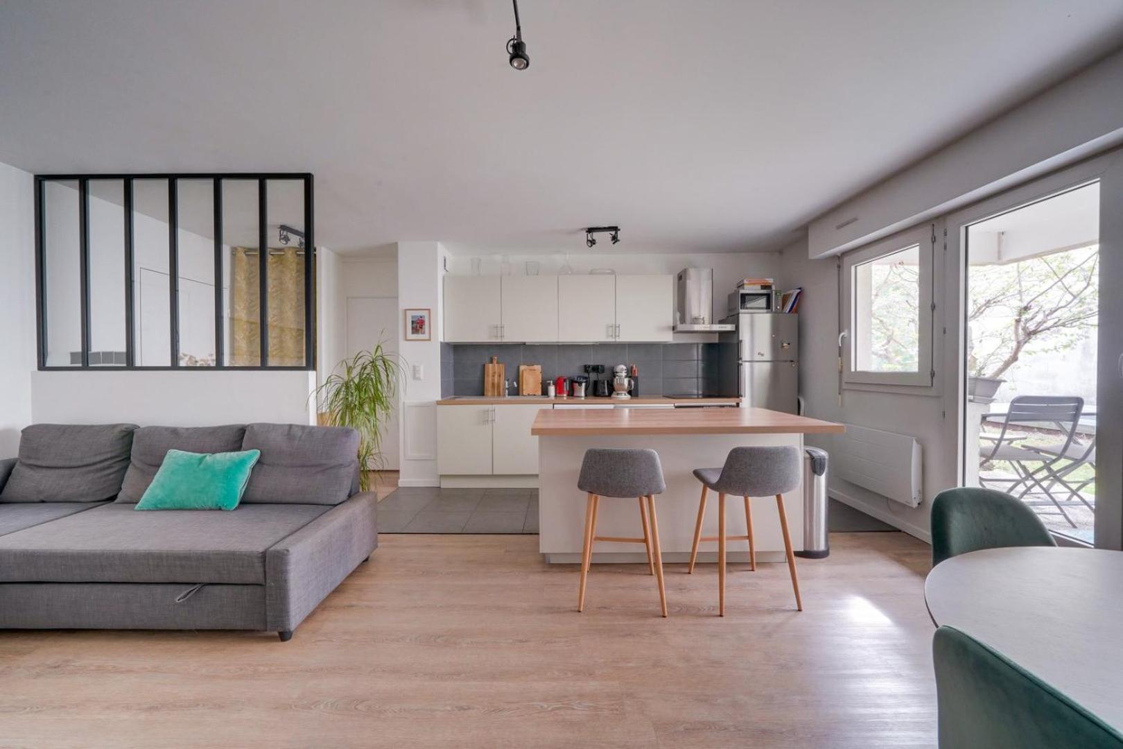 Ferienwohnung Pleasant Flat In Bordeaux With Terrace And Parking Exterior foto