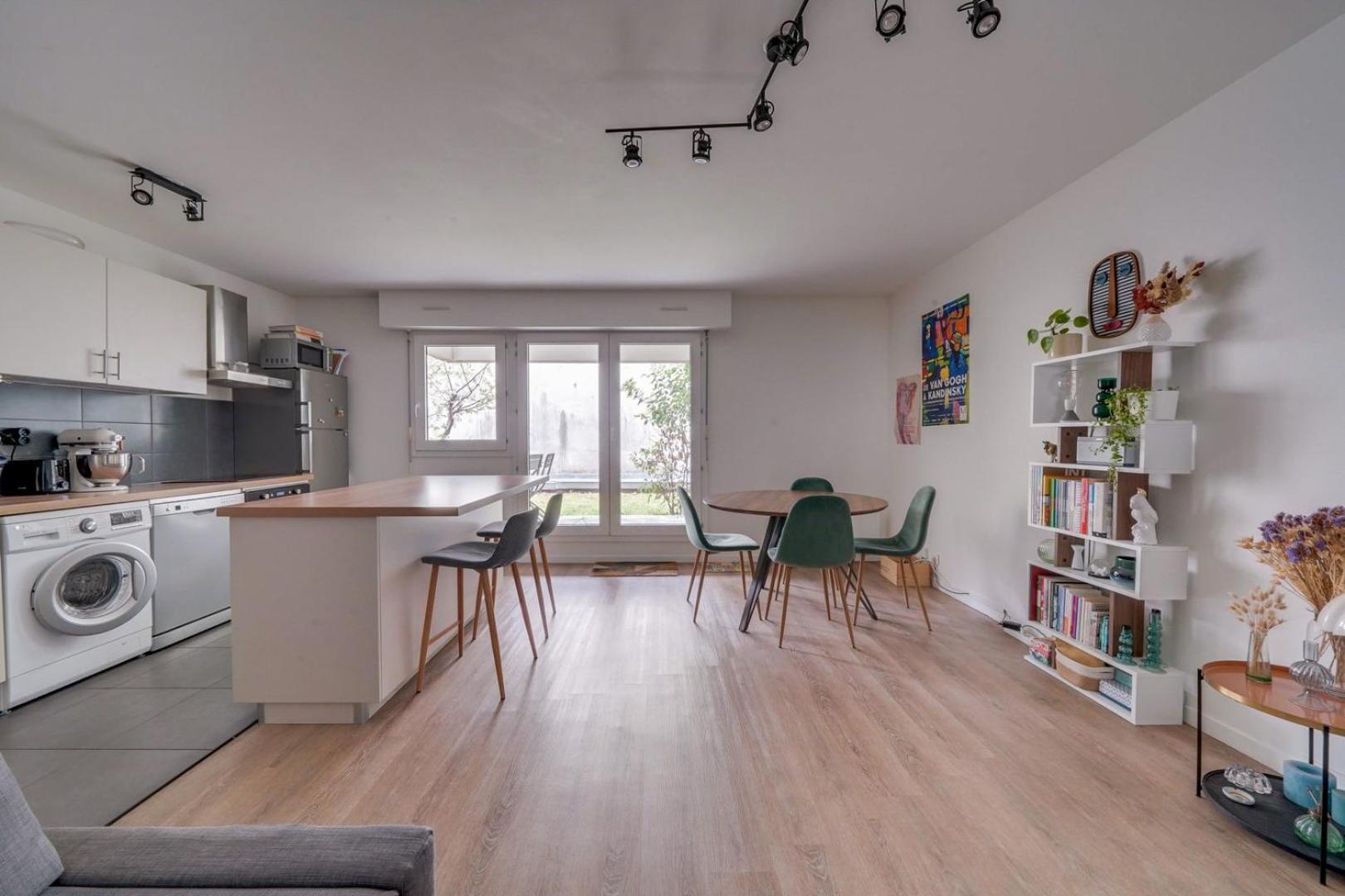 Ferienwohnung Pleasant Flat In Bordeaux With Terrace And Parking Exterior foto