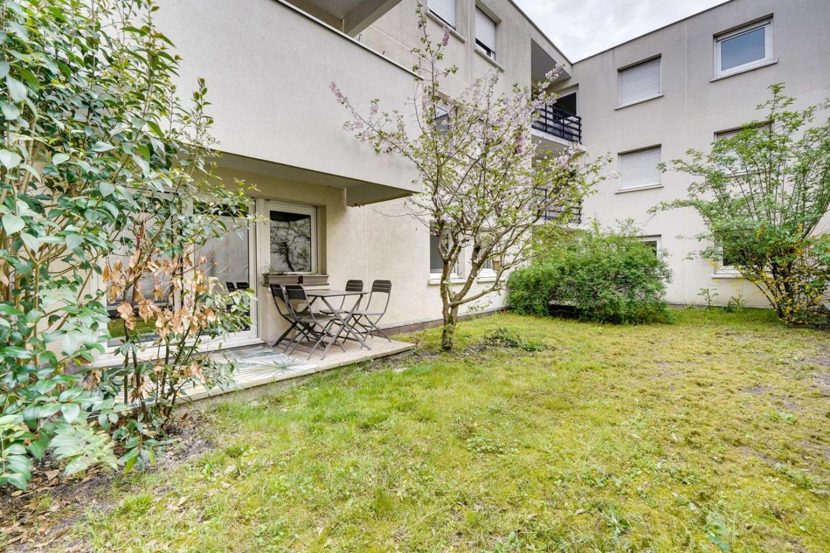 Ferienwohnung Pleasant Flat In Bordeaux With Terrace And Parking Exterior foto